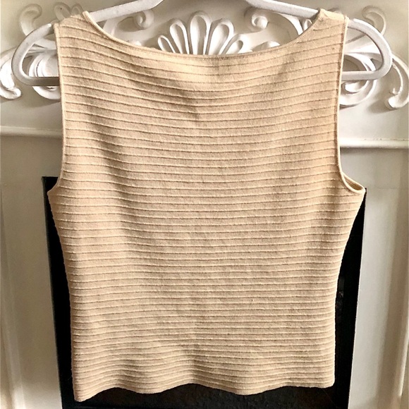 Vintage ⭐️🐻 MOSCHINO 🐻⭐️ Virgin Wool Velvet 3D Flower Tank Top Shirt ITALY❣️ - Picture 5 of 14